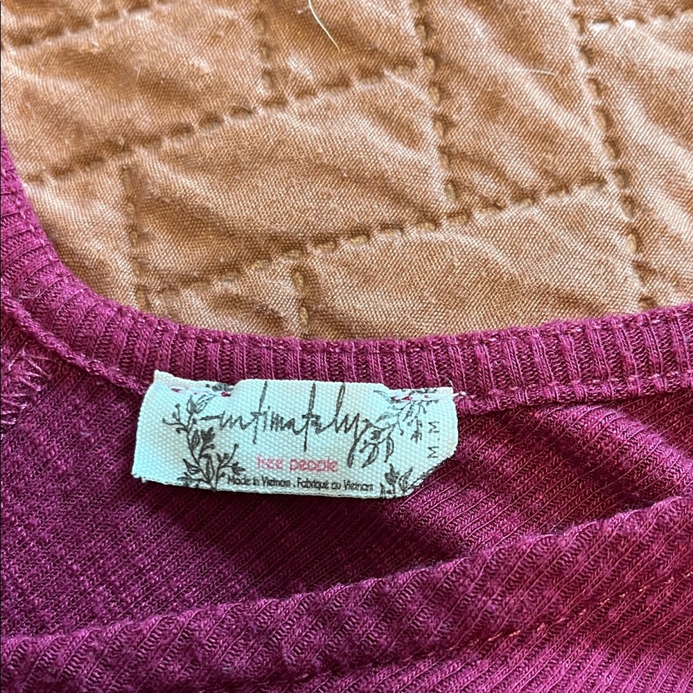 Stylish Women's Purple Tank Top - Picture 2 of 2